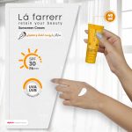 کرم ضدآفتاب و ضدلک بیرنگ لافارر مدل SPF30، مناسب پوستهای خشک و معمولی، حجم 40 میلیلیتر