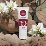 کرم ضدآفتاب رنگی ایلابرت +SPF50 مدل ضدلک natural beige، مناسب پوست‌های چرب و معمولی، حجم 40 میلی‌لیتر