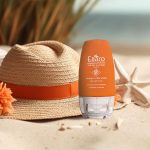 فلوئید ضد آفتاب بدون رنگ الارو SPF50 مدل Ultra Light تحت لیسانس محافظ UVA ،UVB، مرطوب‌کننده مناسب پوست‌‌های چرب و مختلط حجم 50 میلی‌لیتر