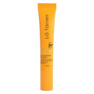 کرم ضد آفتاب دورچشم بدون رنگ لافارر، 30 SPF، مدل مینرال، مناسب انواع پوست و حجم 15 میلیلیتر، محافظت کننده در برابر اشعه UVA و UVB، ضد حساسیت و التهاب، بدون چربی، ضد آب، +++PA، ضد چروک، تعدیل کننده هاله تیره دور چشم، مغذی، رطوبترسان، با ماندگاری 2 ساعته