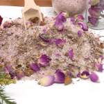 نمک حمام رز گلد مدل سطوخودوس و گل رز وزن 650 گرم