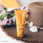 کرم ضدآفتاب و ضدلک بیرنگ لافارر مدل SPF30، مناسب پوستهای خشک و معمولی، حجم 40 میلیلیتر