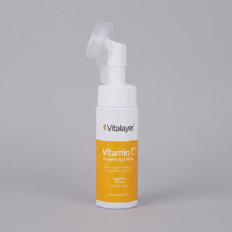 فوم شست‌وشوی صورت ویتالیر مدل Vitamin C مناسب برای انواع پوست حجم 200 میلی‌لیتر
