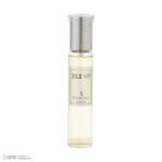 عطر جیبی مردانه صندل مدل 212vip با رایحه تند و خنک حجم 25 میلی‌لیتر